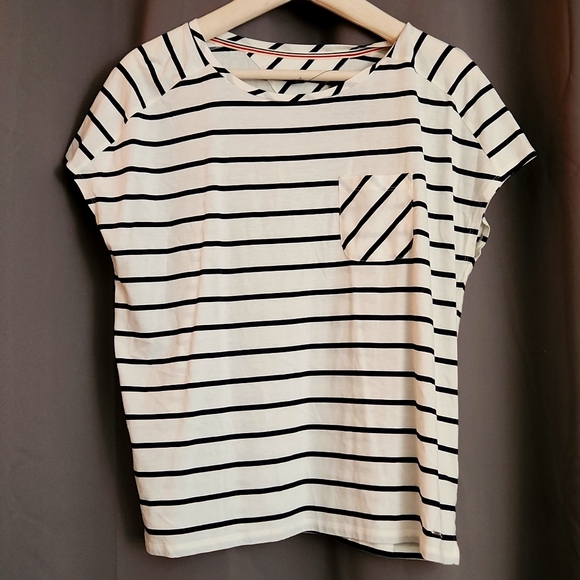 NWT Tommy Hilfiger Tee - Picture 1 of 4